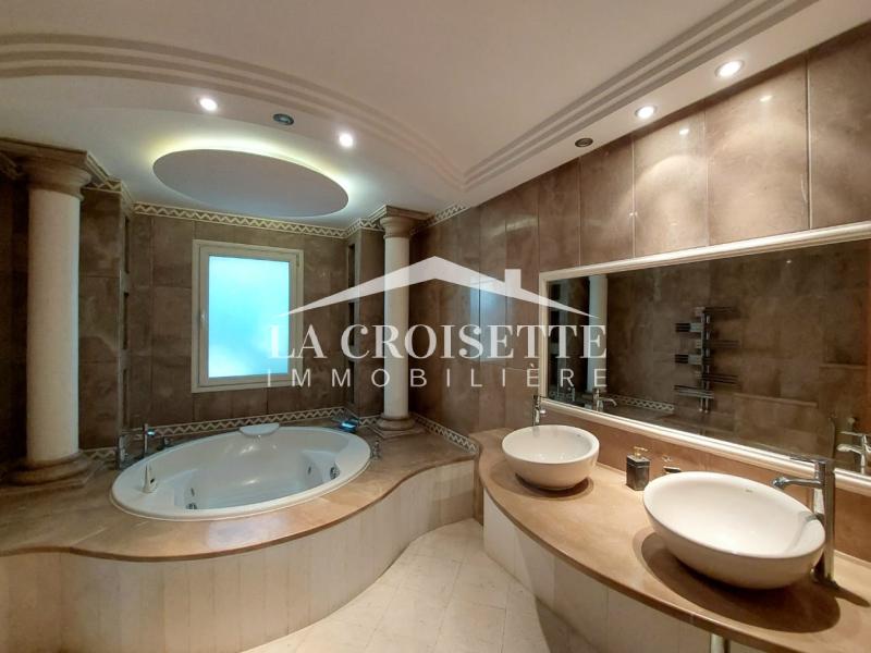 Villa S+6 avec piscine au Lac 2